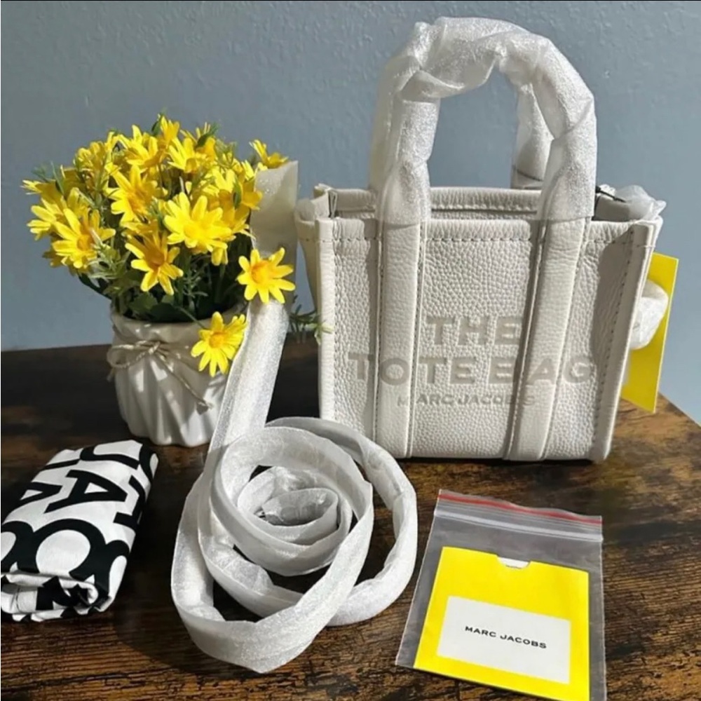 Marc Jacobs “THE TOTE BAG” Mini